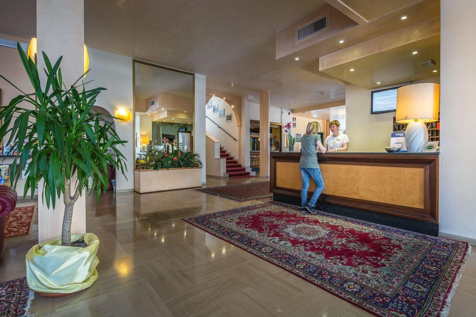 Hotel Royal Bibione Kültér fotó